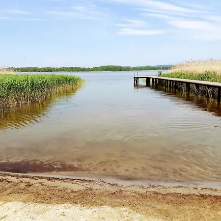 Semesterbostad Ferienhausidylle Mit Motorboot Am