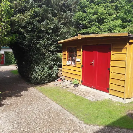 Ferienhausidylle Mit Motorboot Am Basedow (Mecklenburg-Vorpommern)